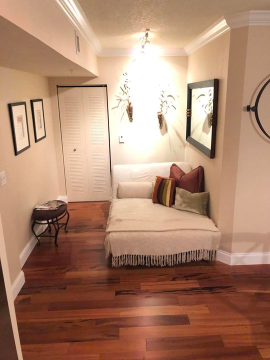 Recently Rented: $3,000 (1 beds, 1 baths, 800 Square Feet)