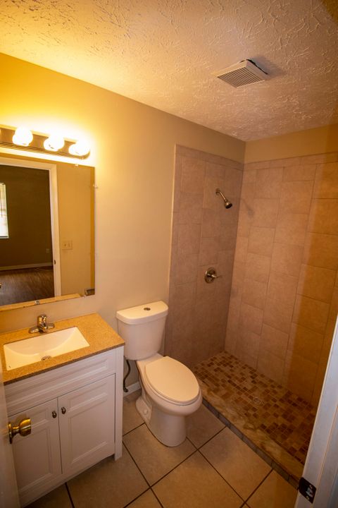 最近租的: $1,450 (3 贝兹, 2 浴室, 1050 平方英尺)