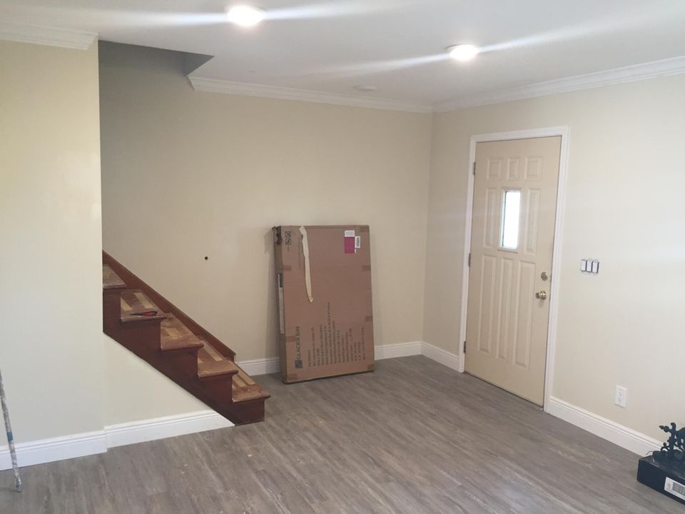 Recently Rented: $1,600 (2 beds, 1 baths, 1164 Square Feet)