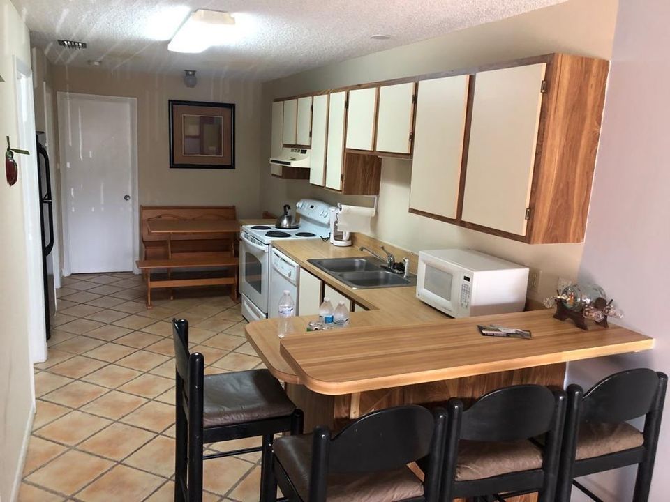 Recently Rented: $950 (1 beds, 1 baths, 840 Square Feet)