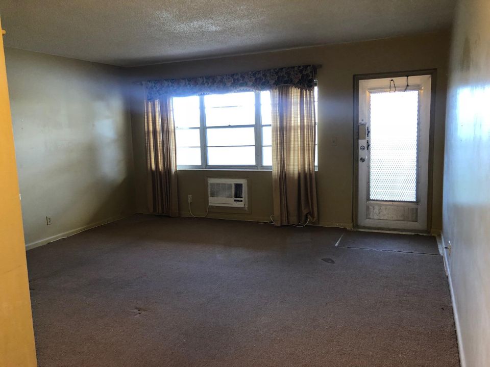 Recently Sold: $30,950 (1 beds, 1 baths, 615 Square Feet)