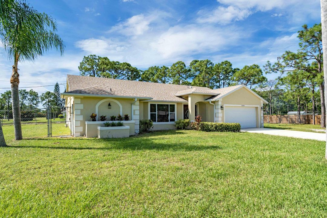 Recently Sold: $390,000 (4 beds, 2 baths, 2144 Square Feet)