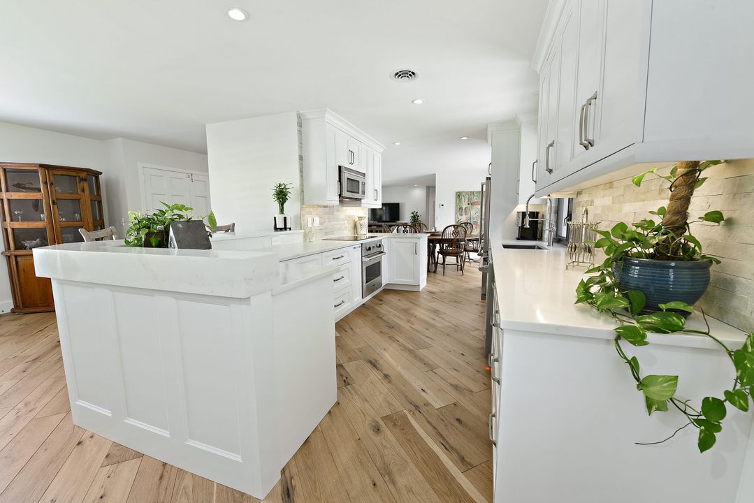 Recently Sold: $650,000 (3 beds, 2 baths, 1920 Square Feet)