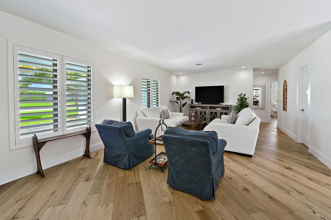 Recently Sold: $650,000 (3 beds, 2 baths, 1920 Square Feet)