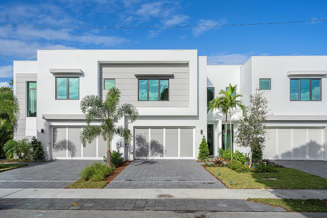Recently Sold: $1,299,000 (3 beds, 3 baths, 2353 Square Feet)