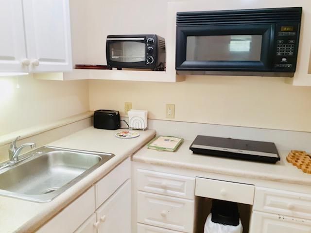 Recently Rented: $750 (1 beds, 1 baths, 375 Square Feet)
