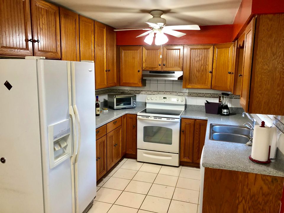 Recently Sold: $144,900 (3 beds, 1 baths, 1248 Square Feet)