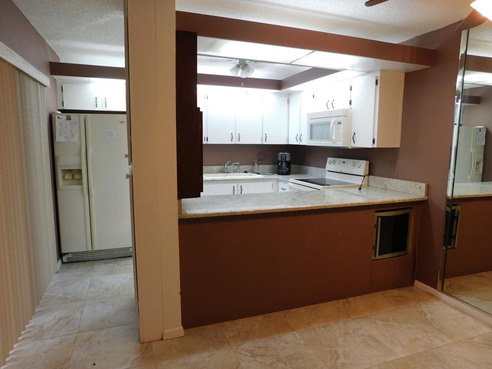 Recently Rented: $1,295 (2 beds, 2 baths, 1170 Square Feet)