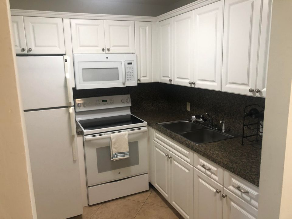 Recently Sold: $52,900 (1 beds, 1 baths, 615 Square Feet)