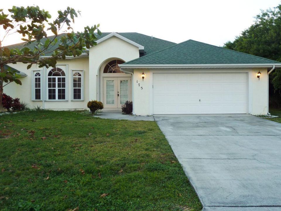 Recently Rented: $2,175 (4 beds, 3 baths, 2726 Square Feet)