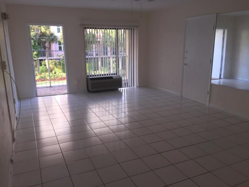 Recently Rented: $1,300 (1 beds, 1 baths, 7070 Square Feet)