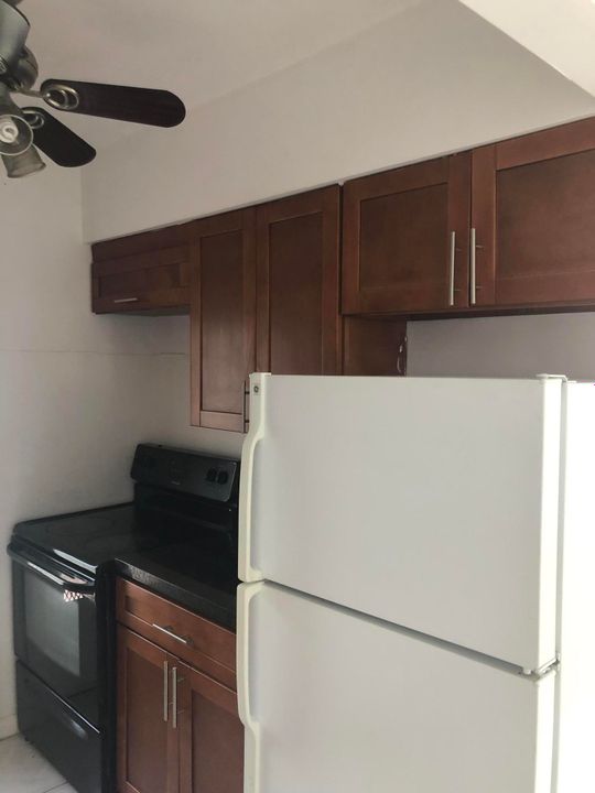 Recently Rented: $995 (1 beds, 1 baths, 650 Square Feet)