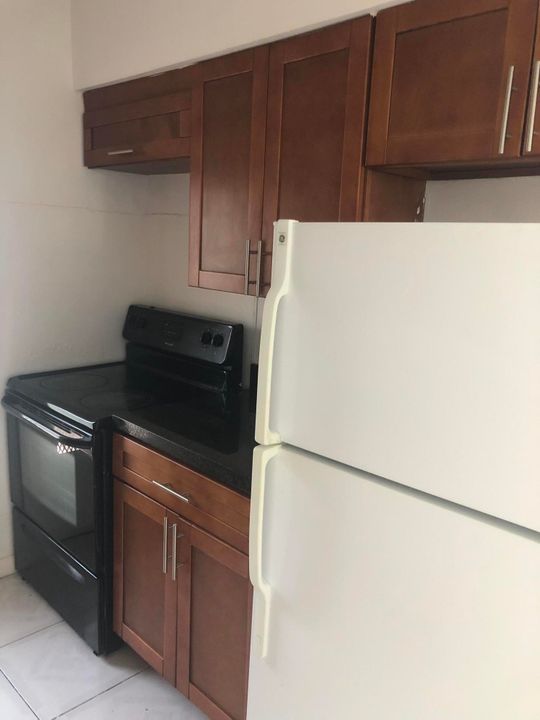 Recently Rented: $995 (1 beds, 1 baths, 650 Square Feet)