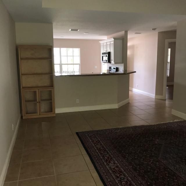 Recently Rented: $2,000 (3 beds, 2 baths, 1300 Square Feet)