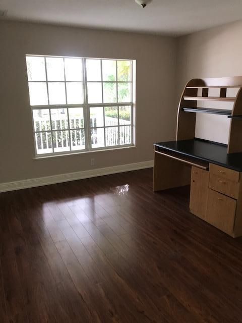 Recently Rented: $2,000 (3 beds, 2 baths, 1300 Square Feet)