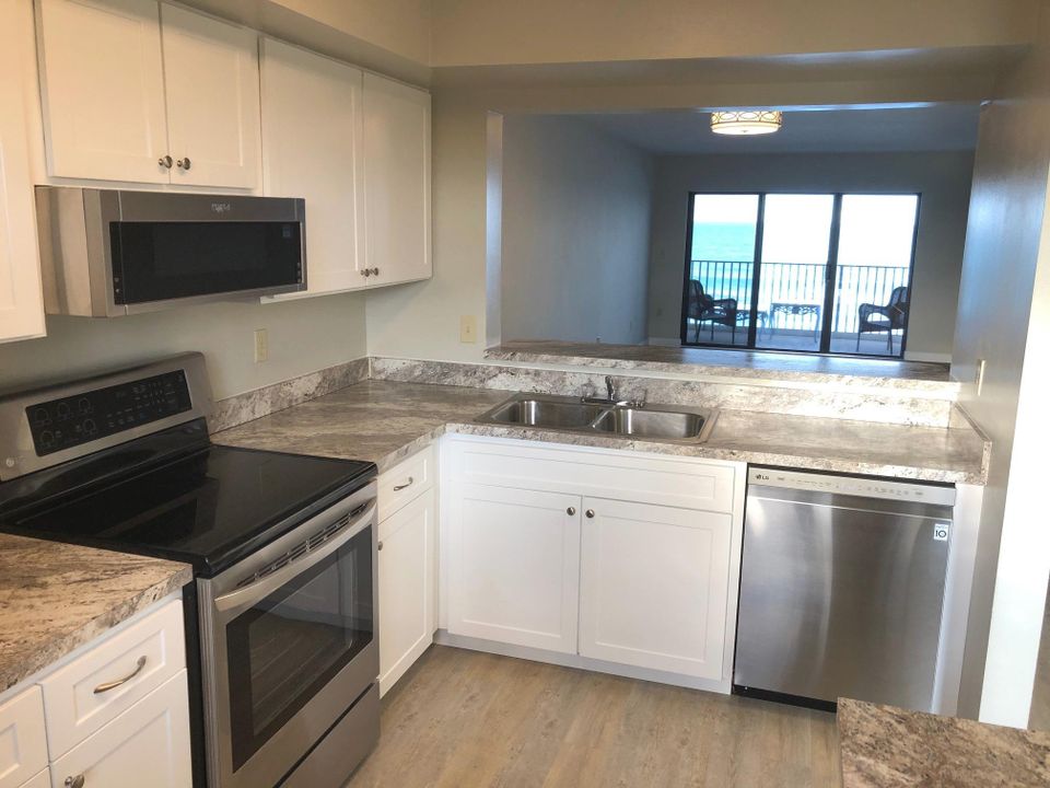 Recently Rented: $2,000 (2 beds, 2 baths, 1053 Square Feet)