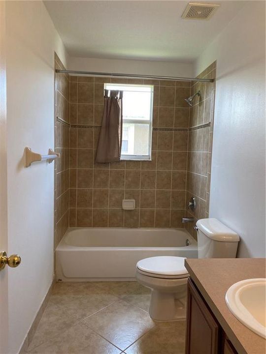 Recently Rented: $1,750 (3 beds, 2 baths, 1611 Square Feet)