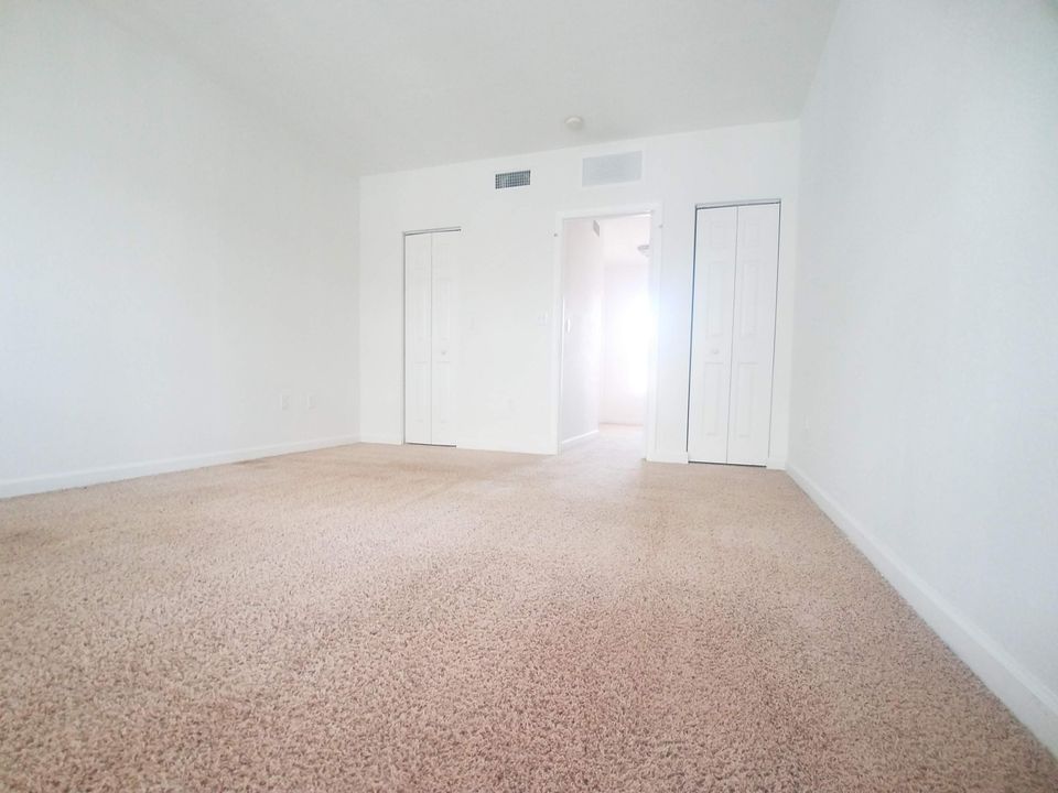 Recently Rented: $1,425 (1 beds, 1 baths, 822 Square Feet)