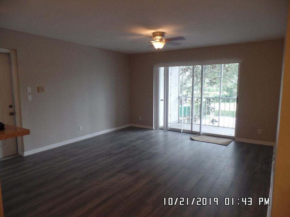 Recently Rented: $1,300 (2 beds, 2 baths, 1018 Square Feet)