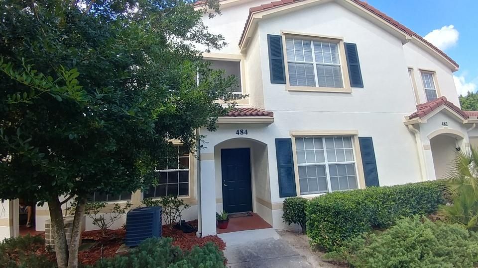 Recently Rented: $1,200 (1 beds, 1 baths, 776 Square Feet)