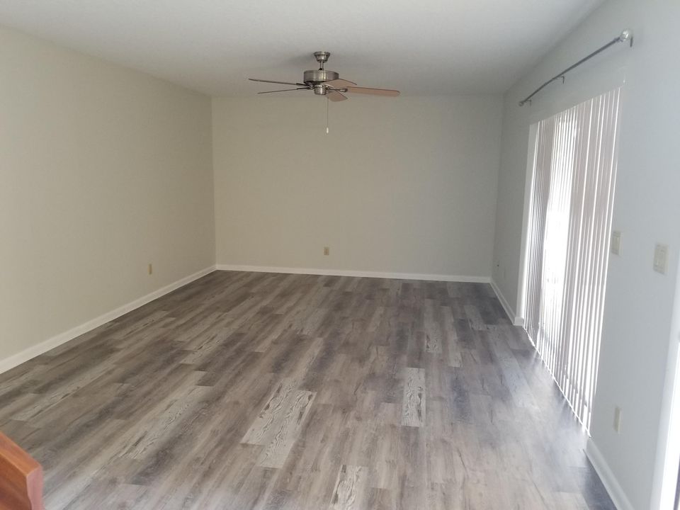 Recently Rented: $1,525 (2 beds, 2 baths, 1288 Square Feet)