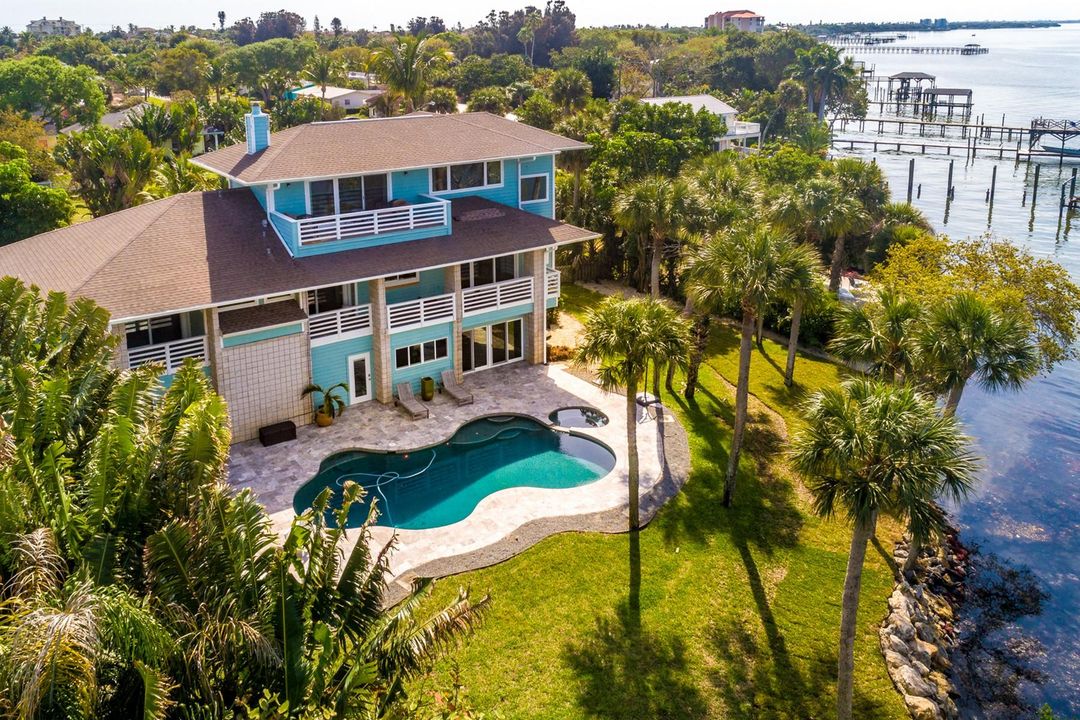 Recently Sold: $1,190,000 (4 beds, 3 baths, 2593 Square Feet)