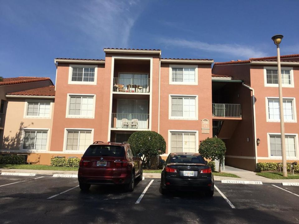 Recently Sold: $99,900 (1 beds, 1 baths, 702 Square Feet)