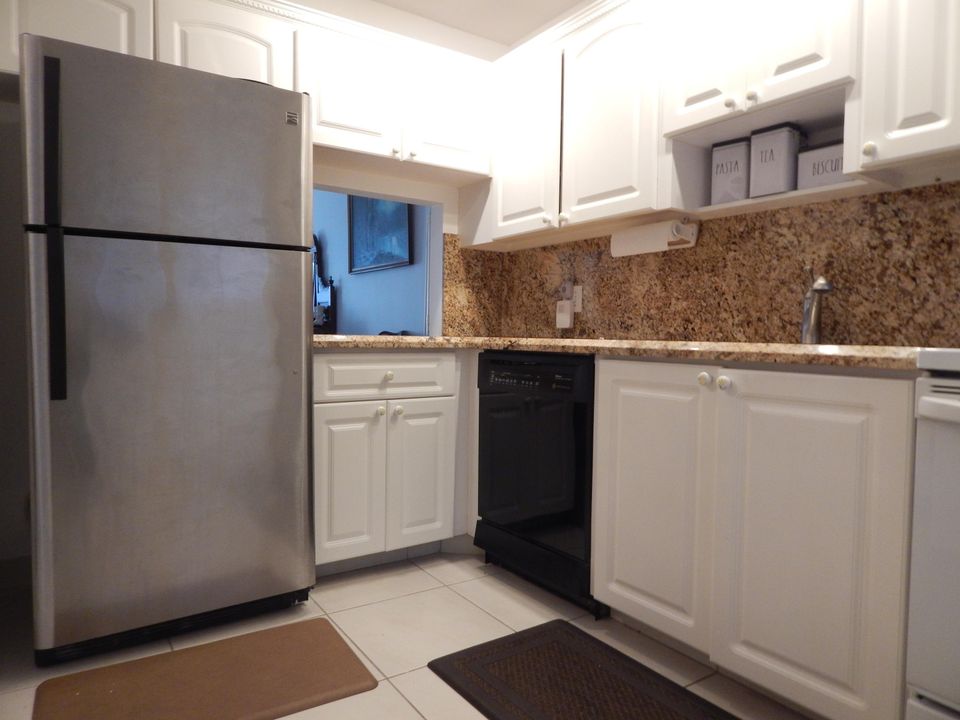 Recently Rented: $2,850 (2 beds, 2 baths, 1121 Square Feet)