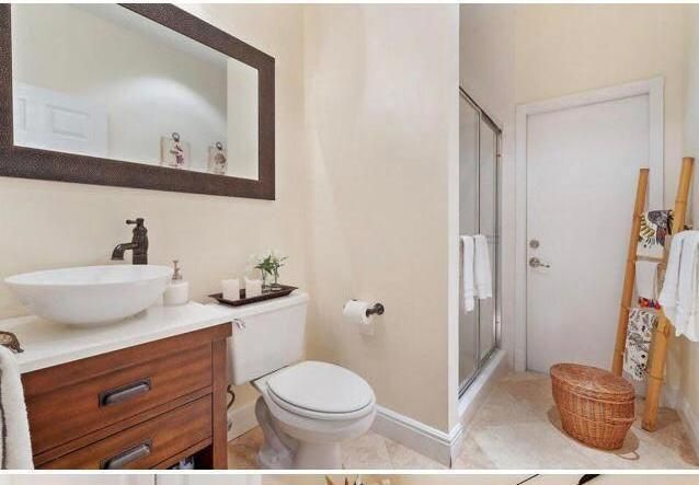 Недавно арендовано: $7,450 (5 спален, 4 ванн, 3495 Квадратных фут)