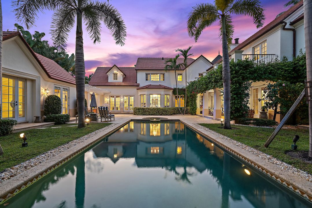Recently Sold: $9,975,000 (5 beds, 7 baths, 7924 Square Feet)