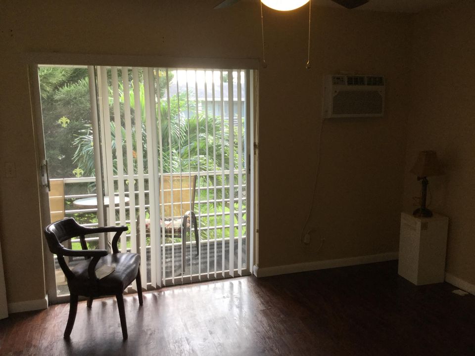 Recently Sold: $36,000 (1 beds, 1 baths, 615 Square Feet)
