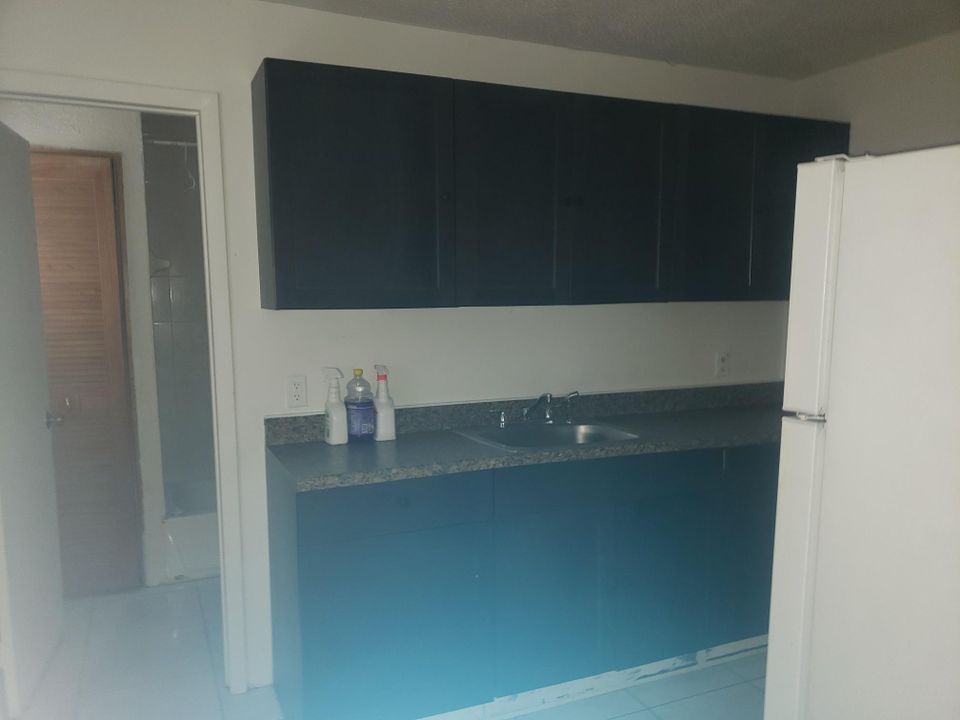 Recently Rented: $800 (1 beds, 1 baths, 450 Square Feet)