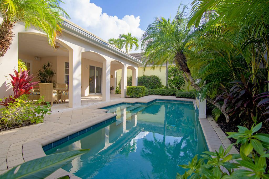 Recently Sold: $635,000 (3 beds, 3 baths, 2490 Square Feet)