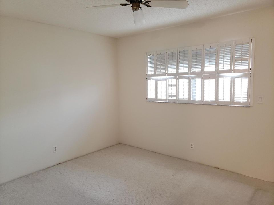 Vendido Recientemente: $265,000 (2 camas, 2 baños, 1078 Pies cuadrados)