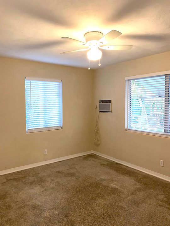 Recently Rented: $1,200 (2 beds, 1 baths, 1680 Square Feet)