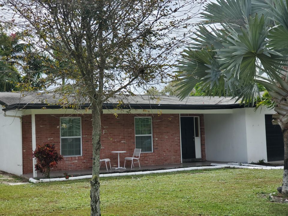 Recently Rented: $1,450 (3 beds, 2 baths, 1601 Square Feet)