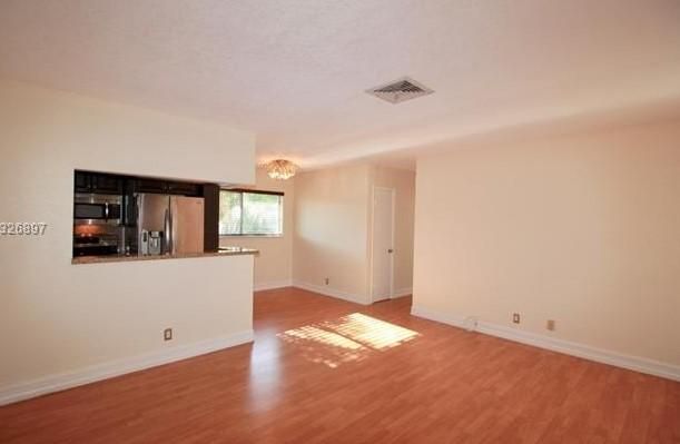Recently Rented: $1,395 (2 beds, 1 baths, 788 Square Feet)