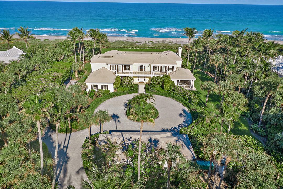 Recently Sold: $10,000,000 (5 beds, 6 baths, 7376 Square Feet)