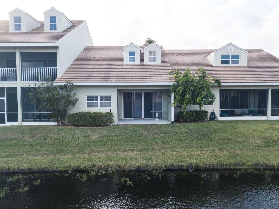 Vendido Recientemente: $239,900 (2 camas, 2 baños, 1197 Pies cuadrados)