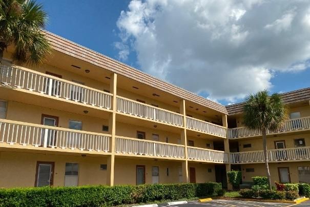 Recently Sold: $39,900 (1 beds, 1 baths, 660 Square Feet)