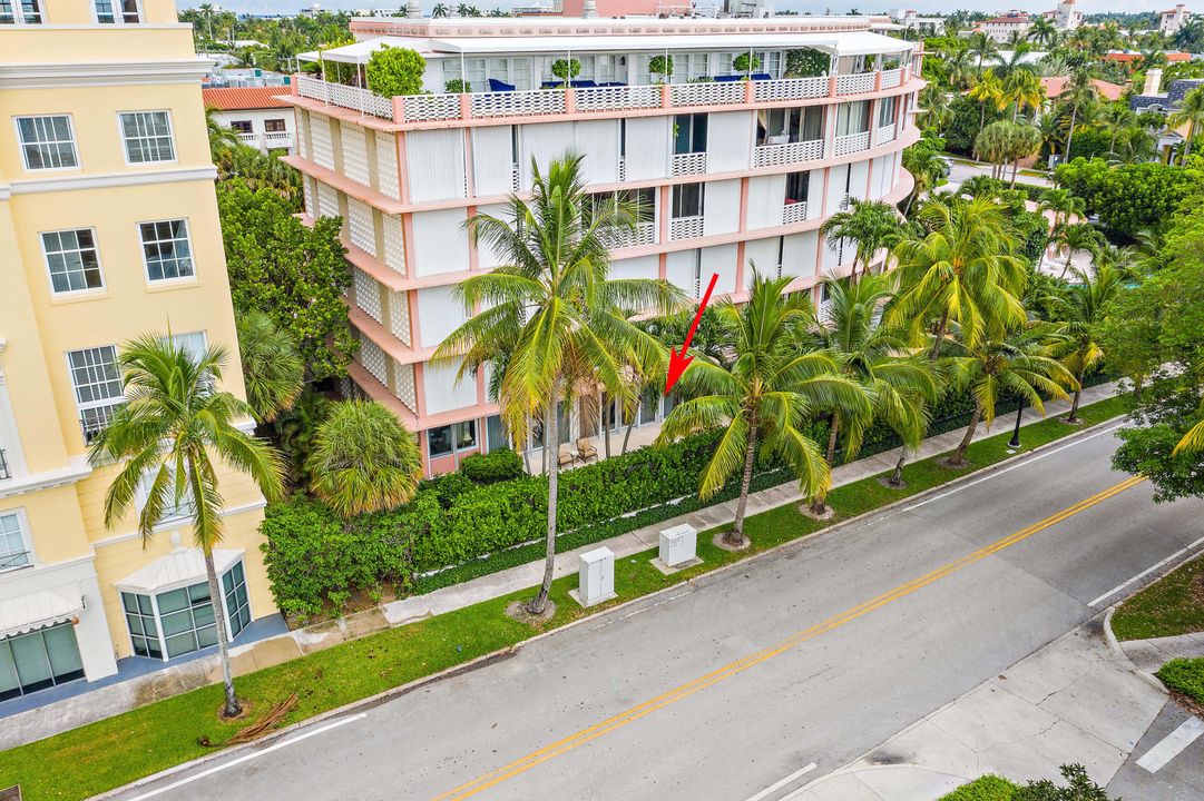 Recently Sold: $2,000,000 (2 beds, 2 baths, 1944 Square Feet)