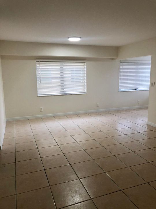 Recently Rented: $1,550 (2 beds, 2 baths, 936 Square Feet)