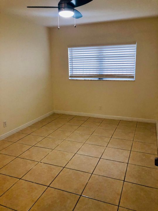 Recently Rented: $1,550 (2 beds, 2 baths, 936 Square Feet)