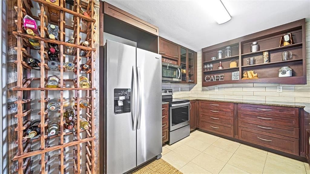 Recently Sold: $215,000 (3 beds, 2 baths, 1606 Square Feet)