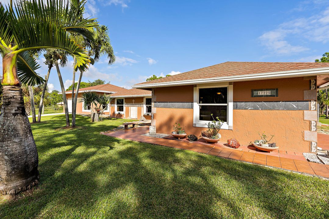 最近售出: $399,999 (4 贝兹, 3 浴室, 2142 平方英尺)