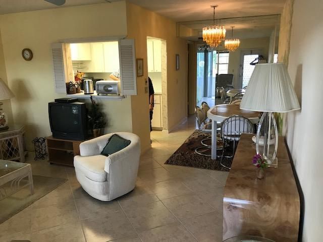 Recently Sold: $42,900 (1 beds, 1 baths, 585 Square Feet)