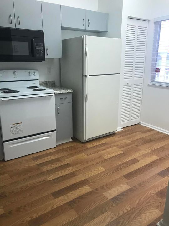 Recently Rented: $1,200 (2 beds, 2 baths, 1075 Square Feet)