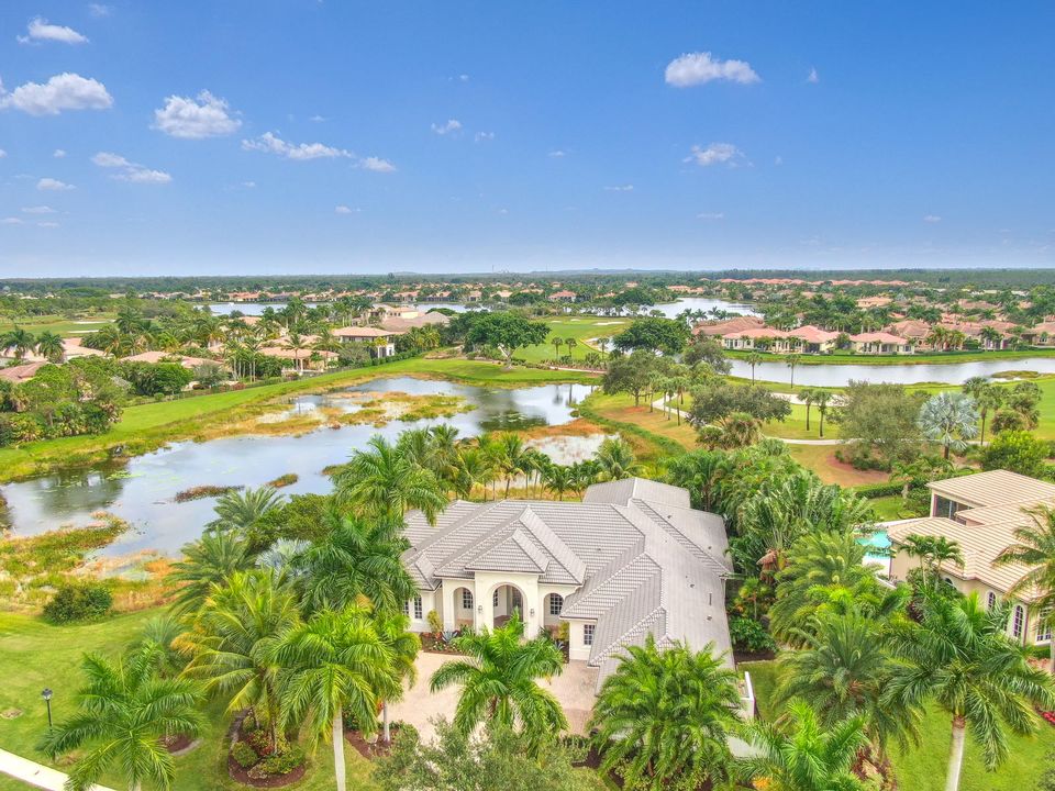 最近售出: $1,750,000 (5 贝兹, 5 浴室, 4453 平方英尺)