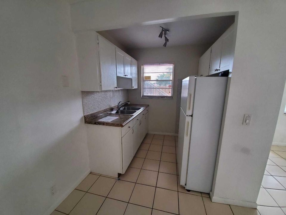 最近租的: $900 (1 贝兹, 1 浴室, 495 平方英尺)