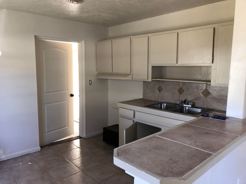Recently Sold: $55,900 (2 beds, 1 baths, 672 Square Feet)